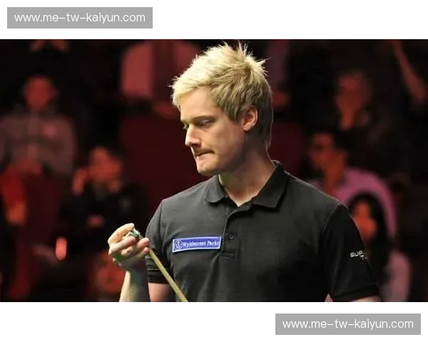 绿呢上的冰火之歌：当“神奇小子”遇见“莱斯特小丑”，谁才是斯诺克的神？